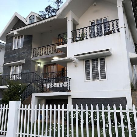 Aanvis Inn Udagamandalam Exterior foto