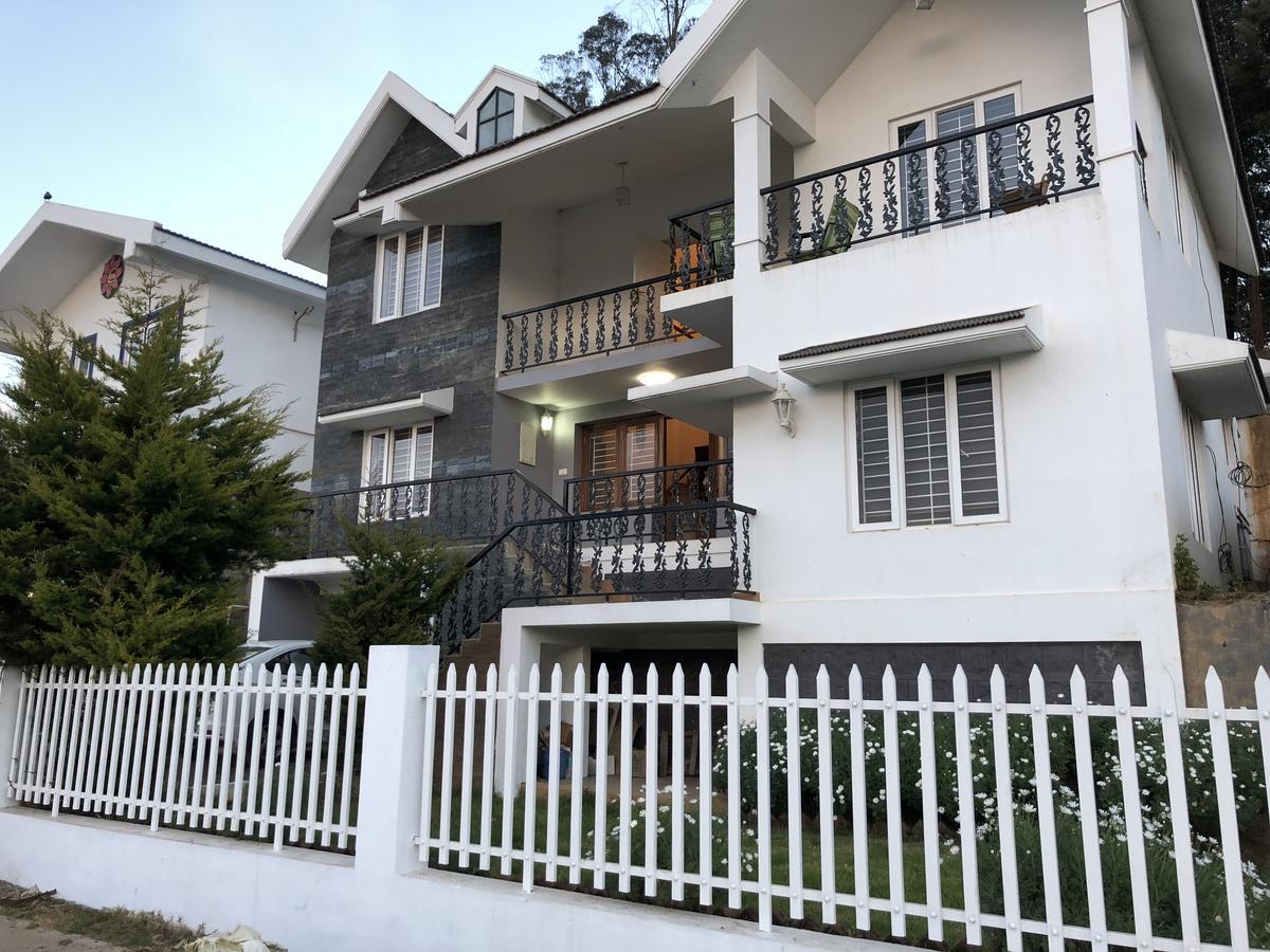 Aanvis Inn Udagamandalam Exterior foto