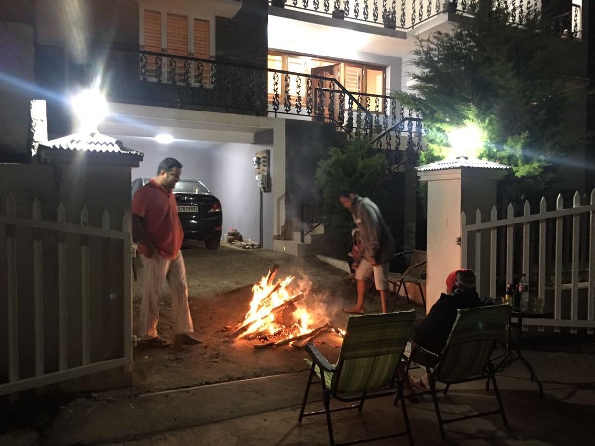 Aanvis Inn Udagamandalam Exterior foto
